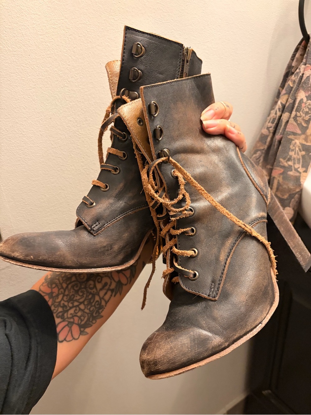 Freebird Holis lace up boots